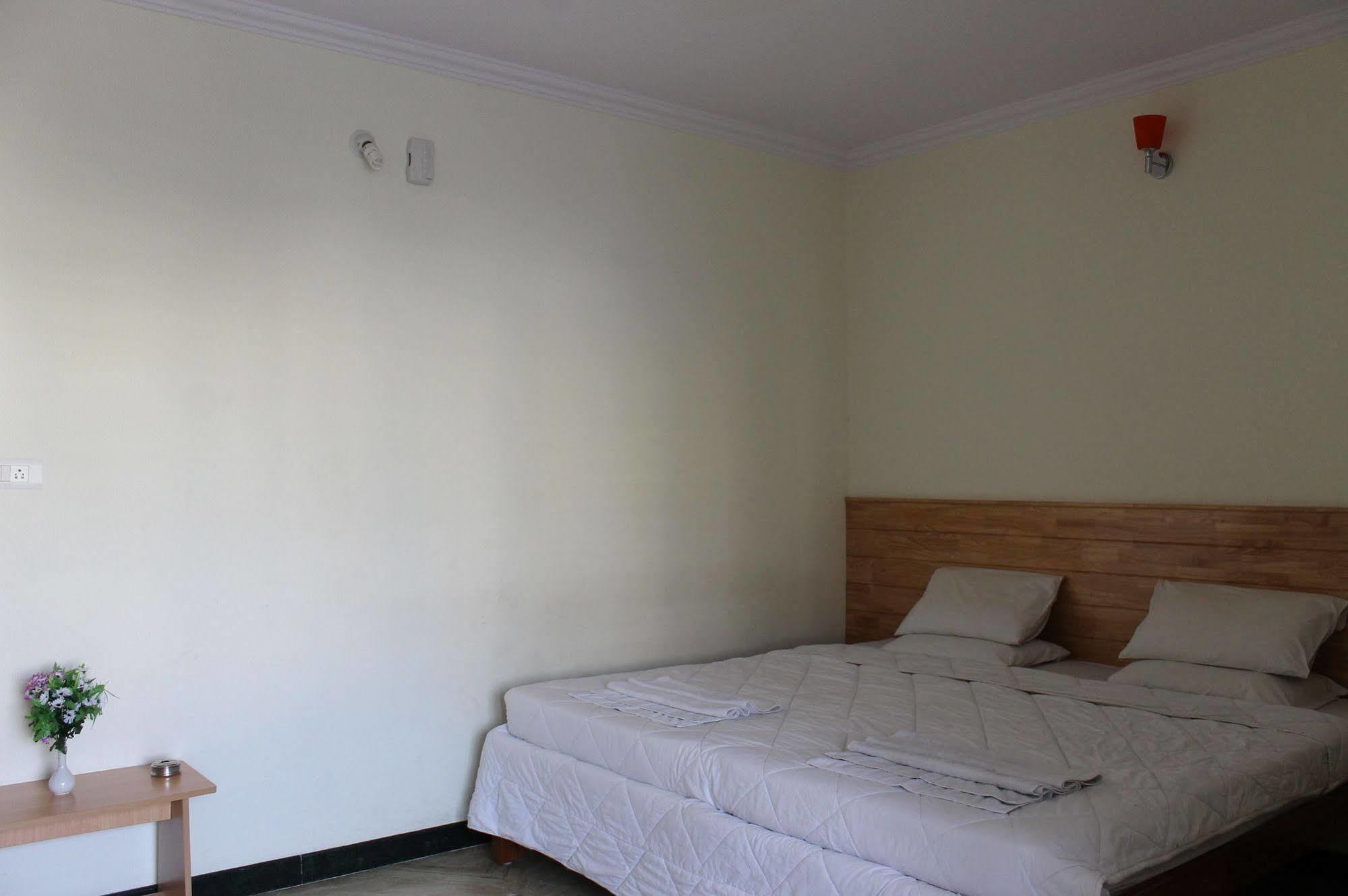 Oyo 1900 Hotel Olive Residency Mysuru Zewnętrze zdjęcie