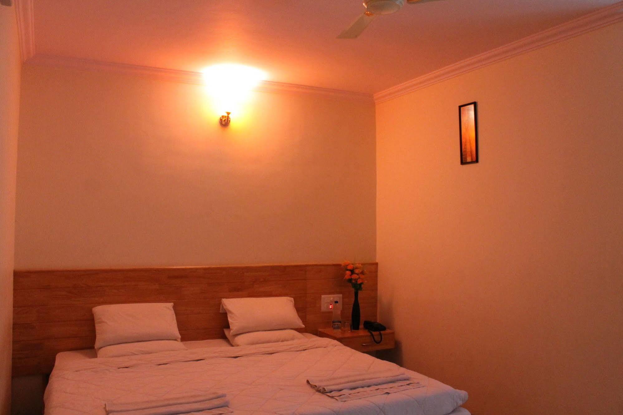 Oyo 1900 Hotel Olive Residency Mysuru Zewnętrze zdjęcie
