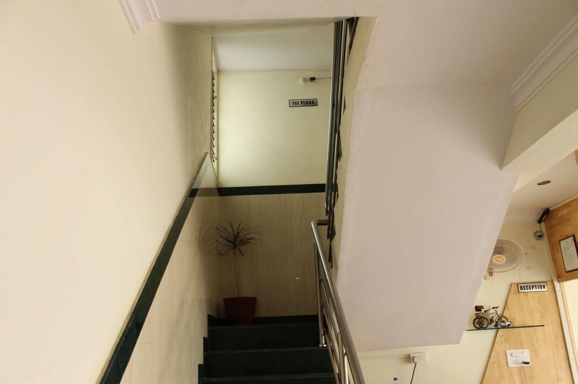 Oyo 1900 Hotel Olive Residency Mysuru Zewnętrze zdjęcie