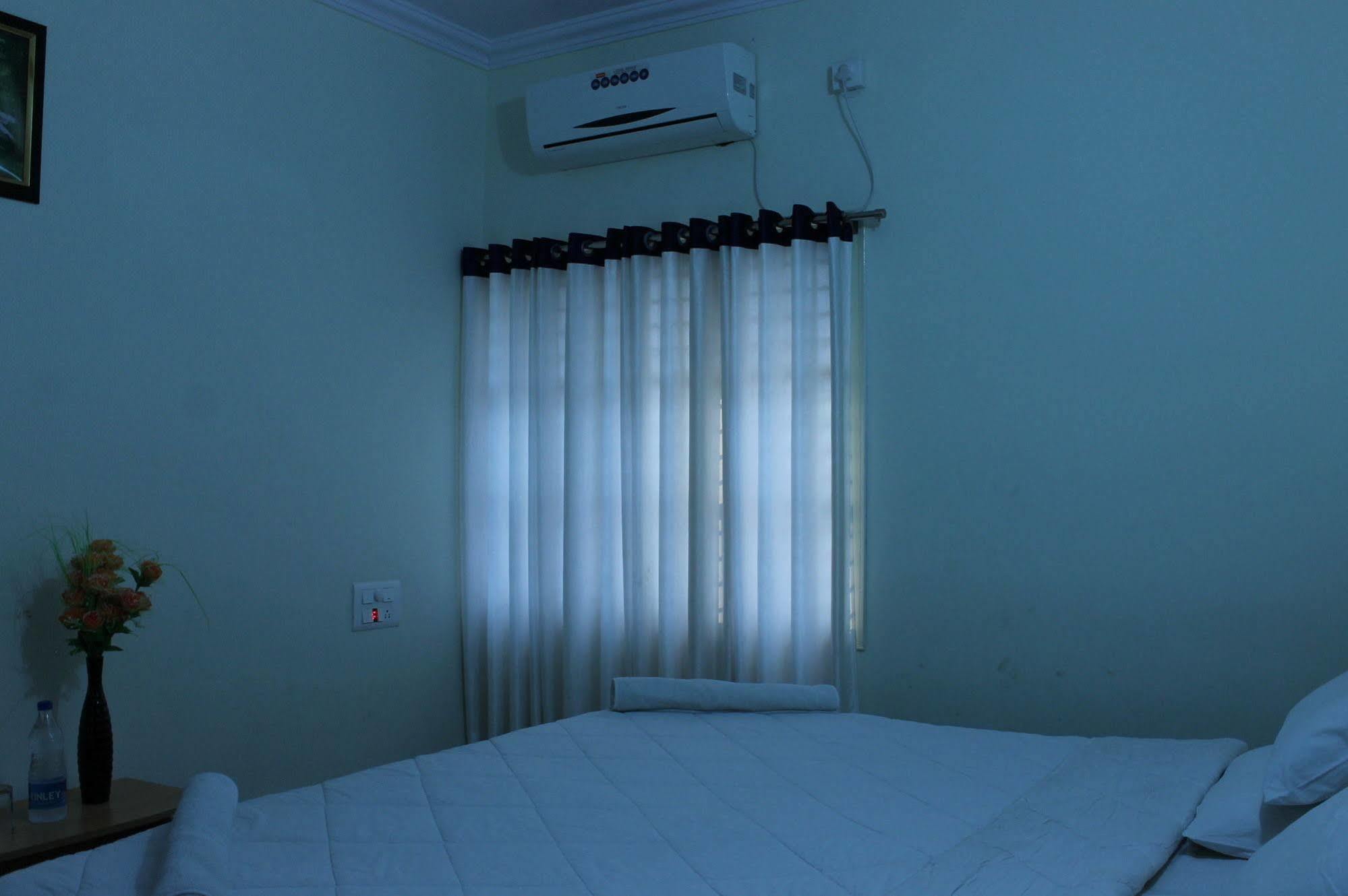 Oyo 1900 Hotel Olive Residency Mysuru Zewnętrze zdjęcie